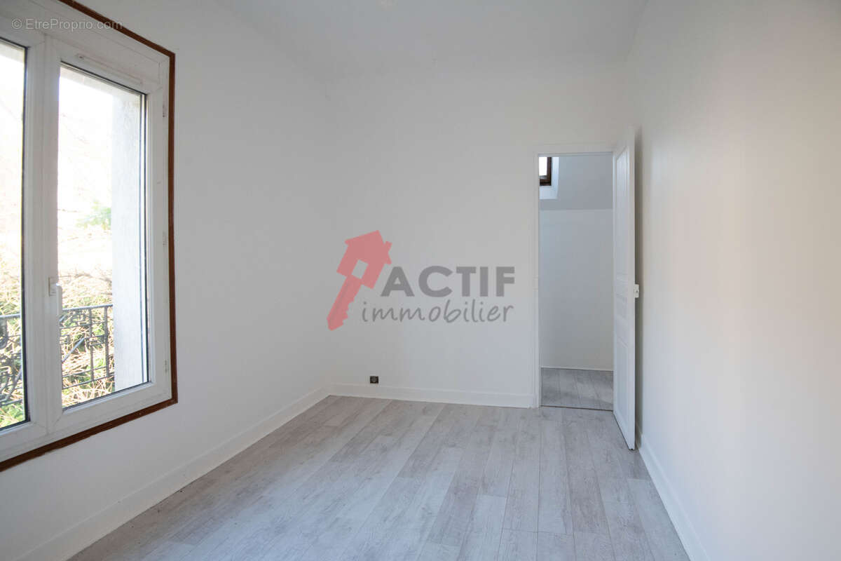 Maison à CORBEIL-ESSONNES