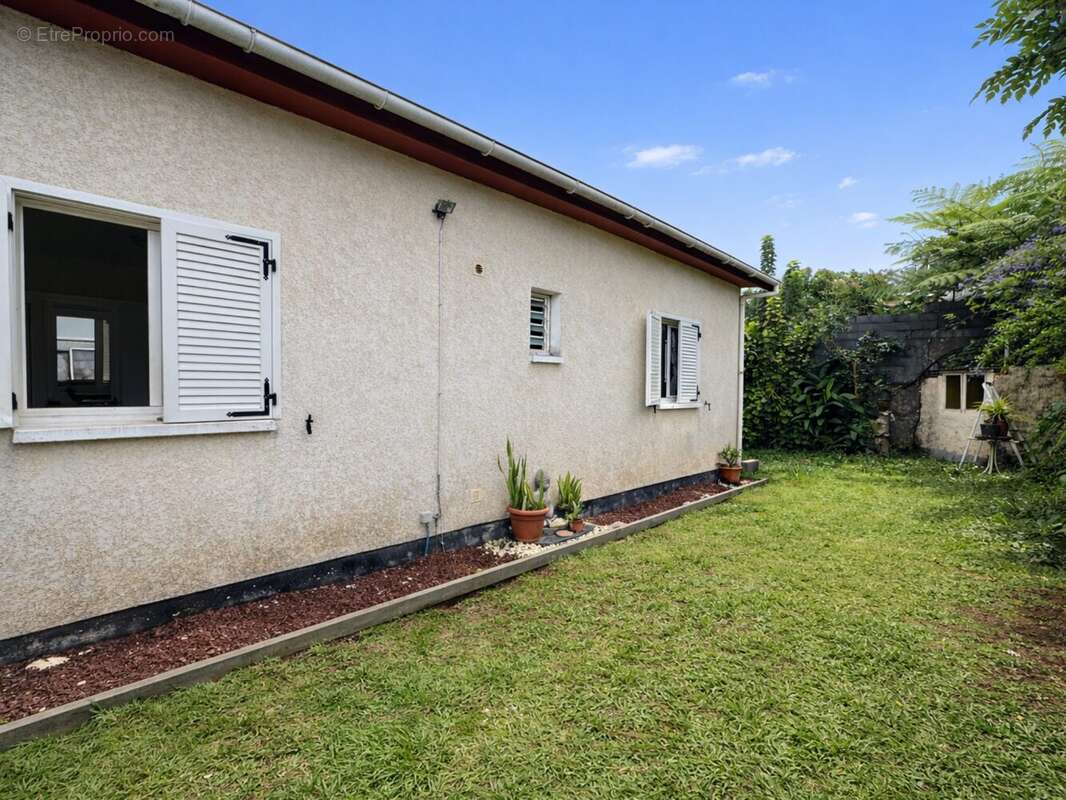 Maison 94 m² à Les Trois-Bassins  - photo 5