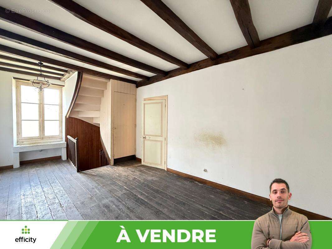 Maison à GIZAY