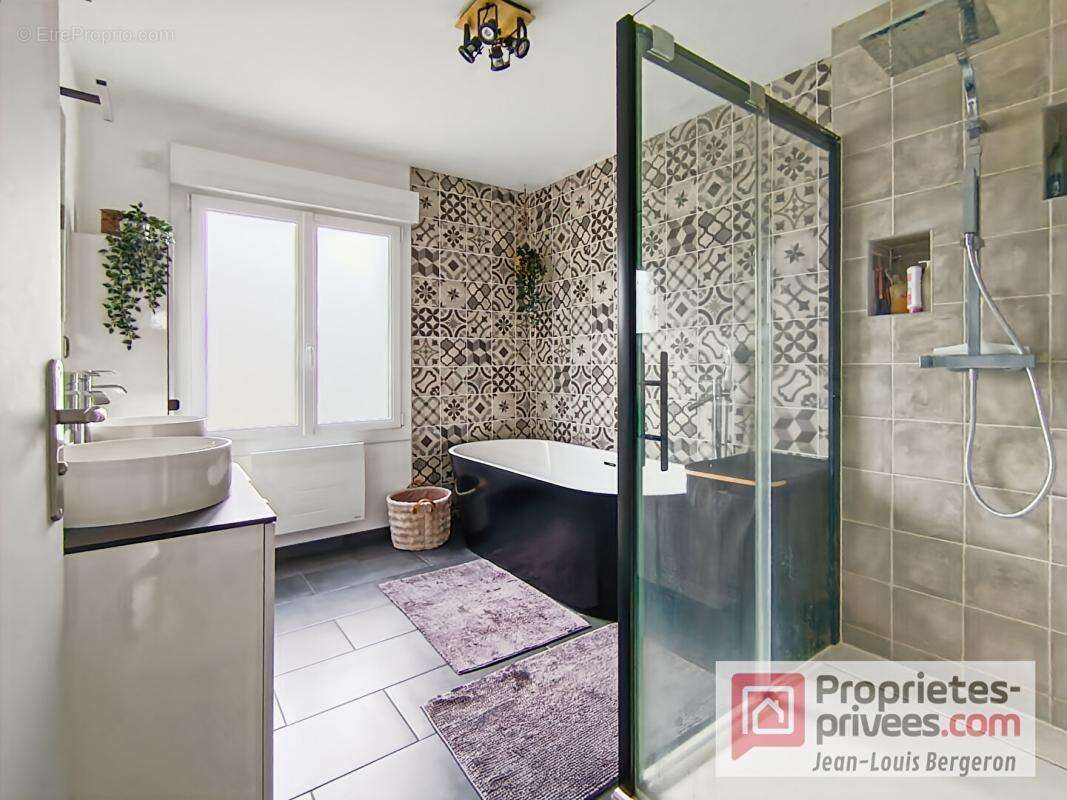 Maison à ARTANNES-SUR-INDRE