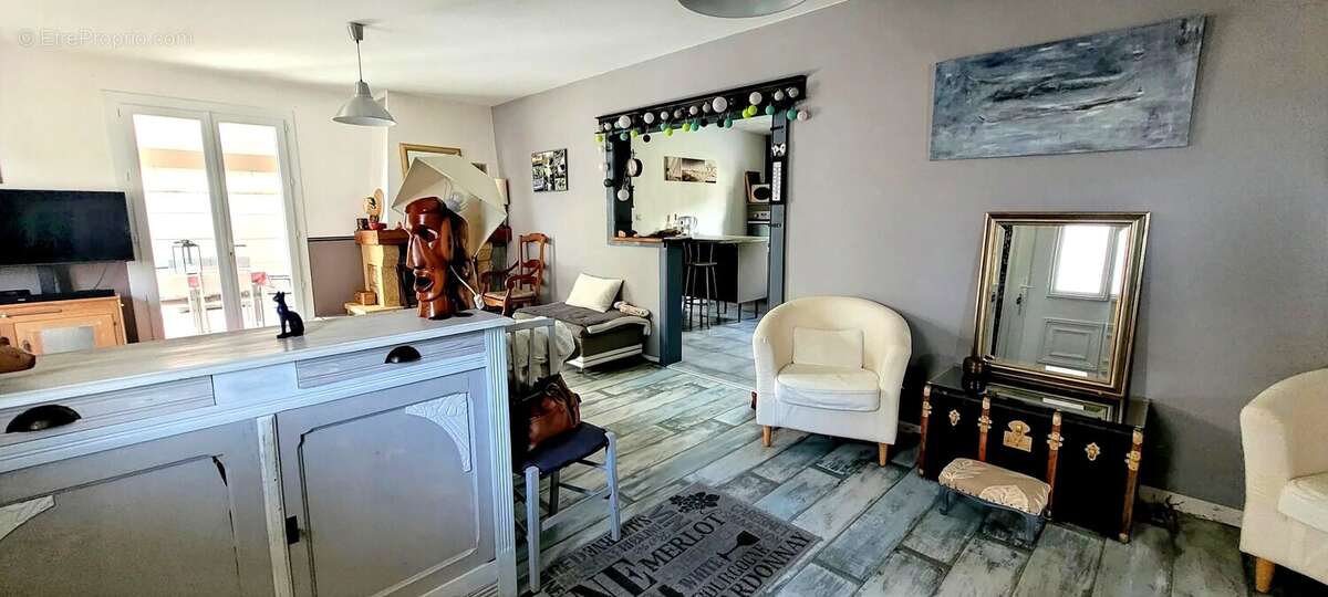 Maison à SAINT-MARTIN-LACAUSSADE