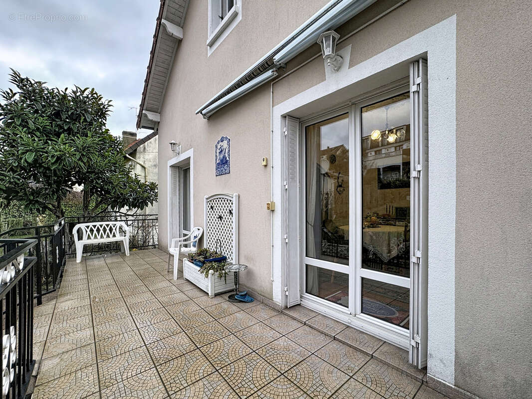 Maison à SAVIGNY-SUR-ORGE