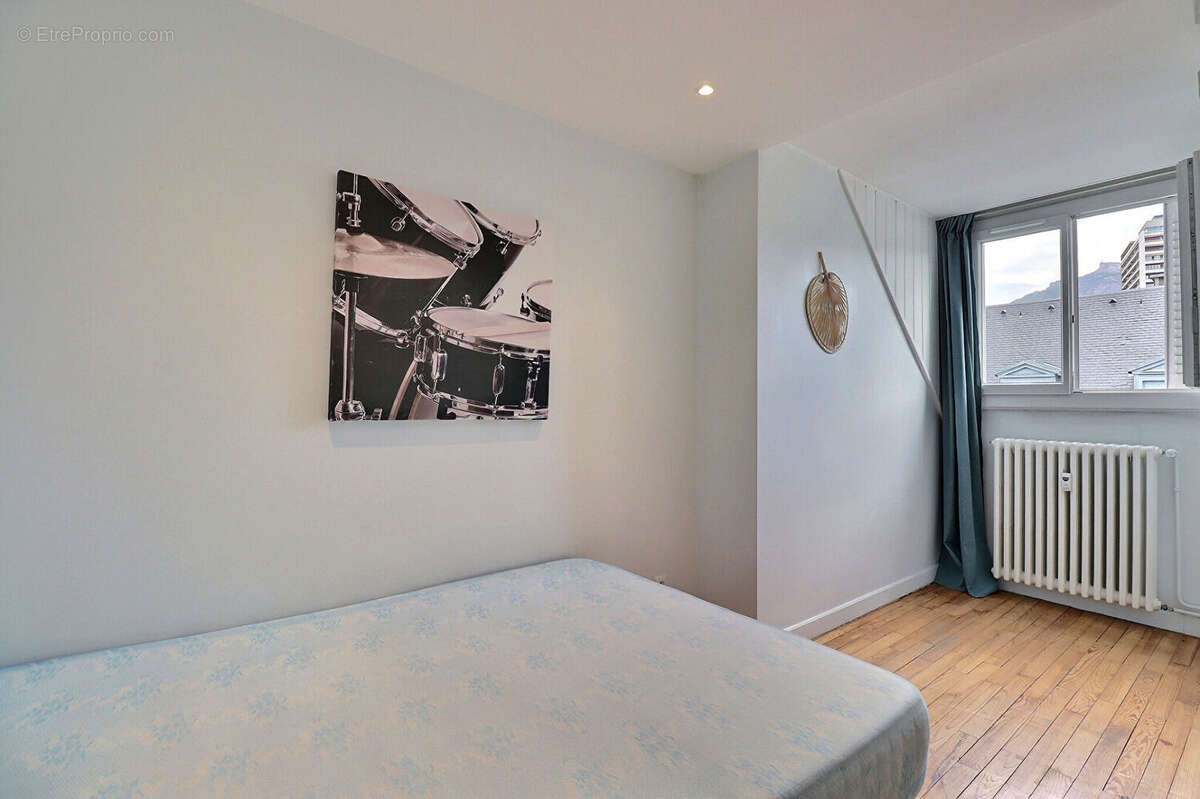 Appartement Chambéry 2 pièces 50.23 m² - Dernier étage - photo 4