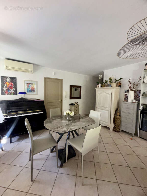 Appartement à MARSEILLE-9E