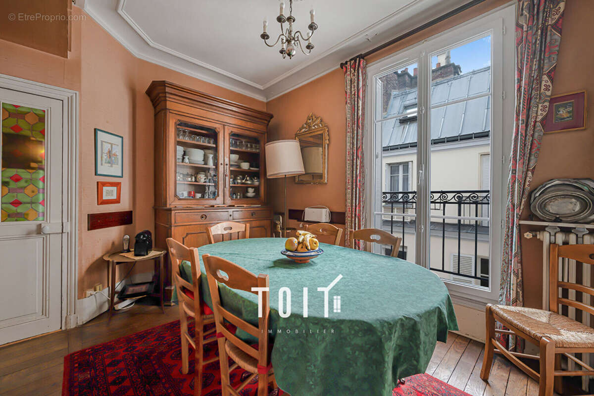 Appartement à PARIS-17E