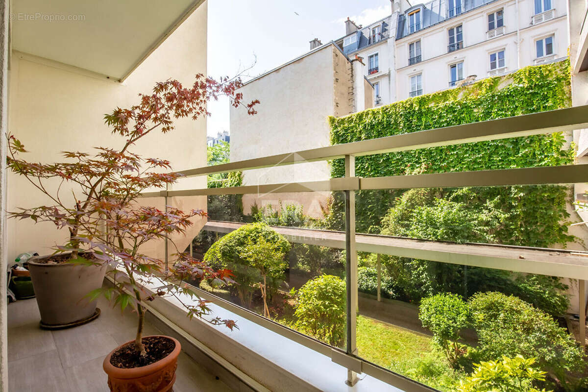 Appartement à PARIS-12E