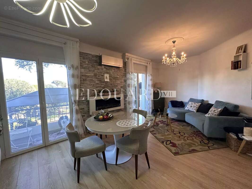 Appartement à ROQUEBRUNE-CAP-MARTIN