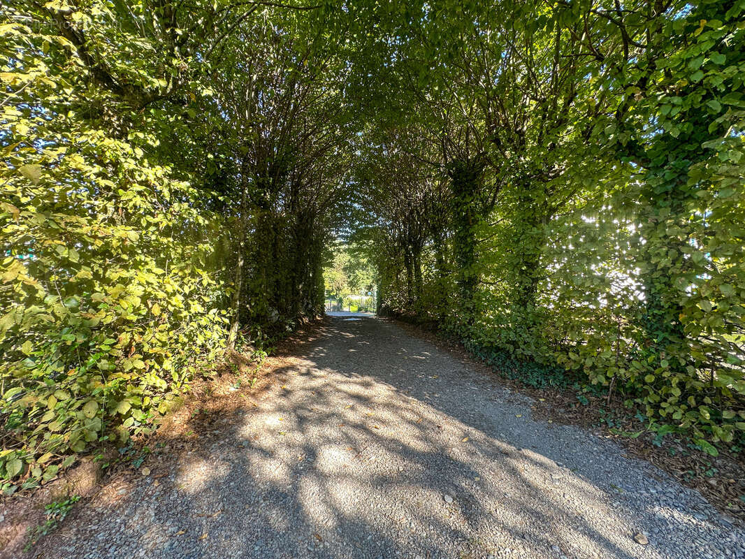 Maison à MOUTIERS-LES-MAUXFAITS