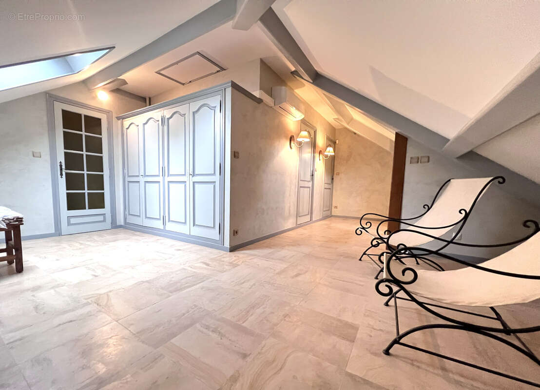 Maison à SAINT-JULIEN-SUR-VEYLE