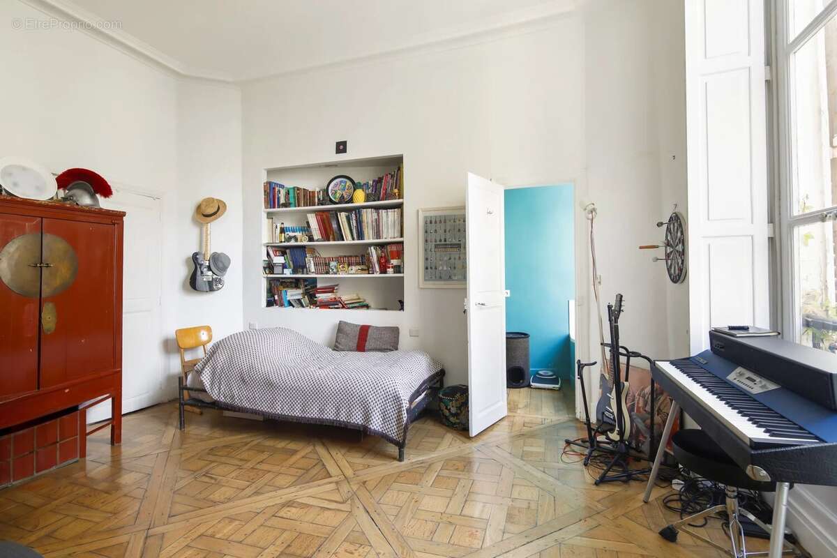 Appartement à PARIS-3E