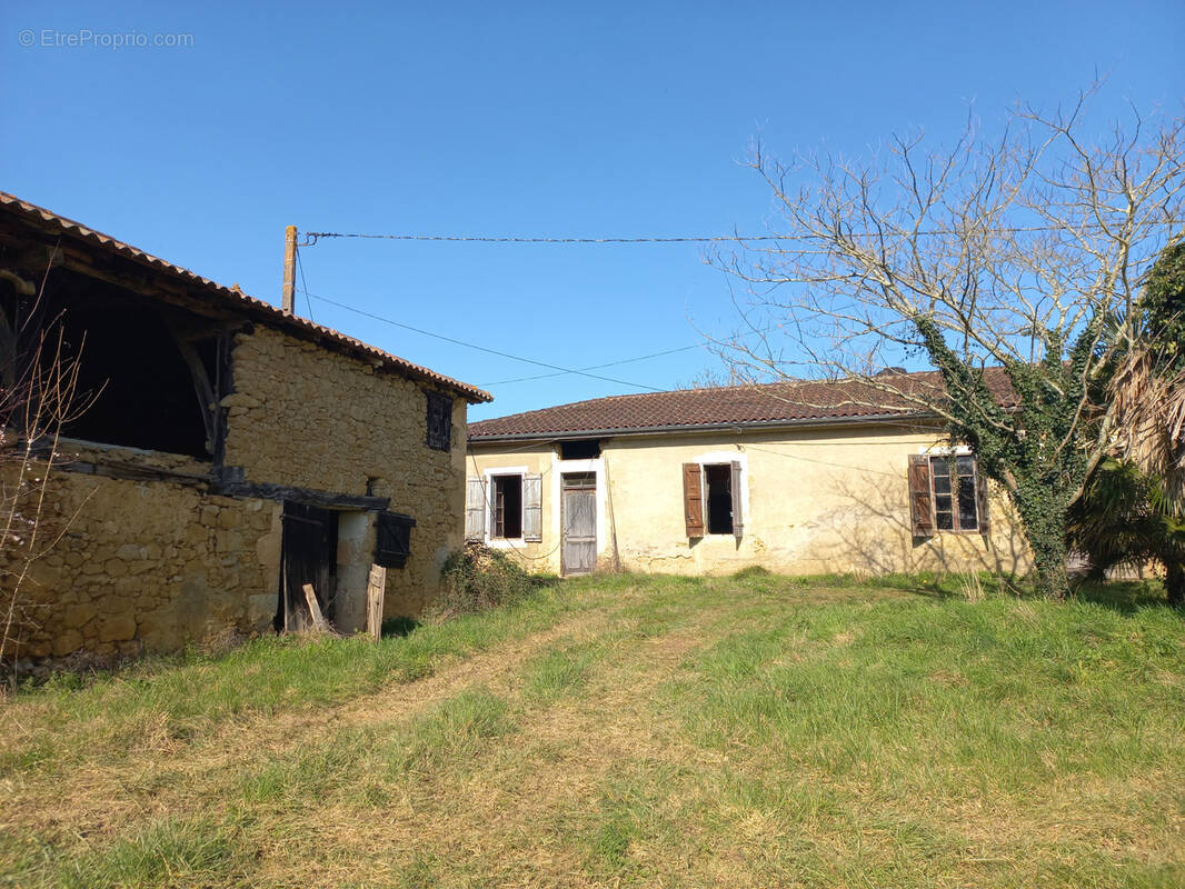 Maison à MONTESQUIOU