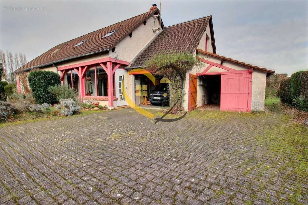 Maison à TRAINOU