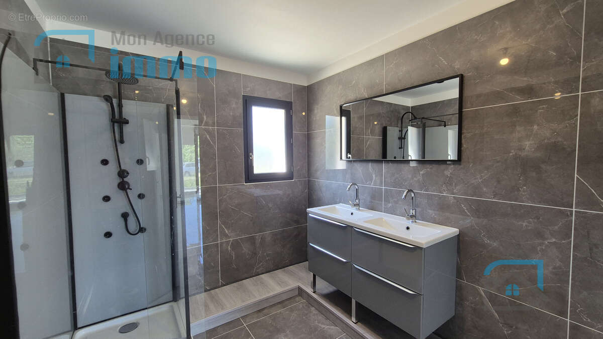 Mehun-Sur-Yèvre - Pavillon contemporain de plain-pied, 3 chambres, garage, jardin - photo 6