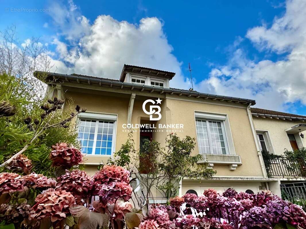 Maison à SAINT-CYR-SUR-LOIRE