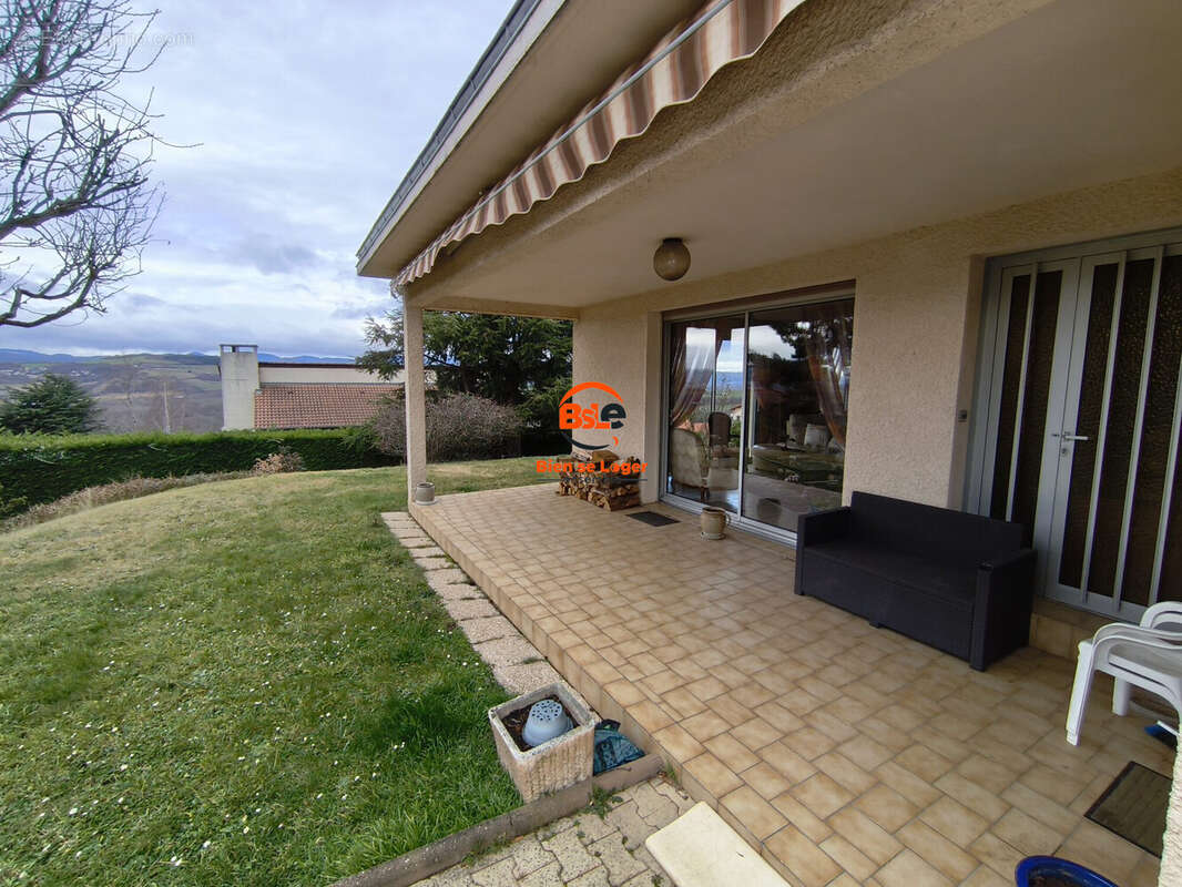 Villa 4 chambres, 2 bureaux, piscine, MUR SUR ALLIER - BSLE PONT DU CHATEAU - Maison à MEZEL