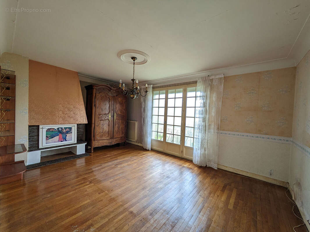 Maison à DOL-DE-BRETAGNE