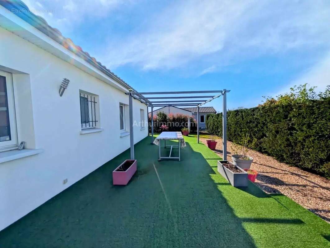 Maison à CAMPS-SUR-L'ISLE