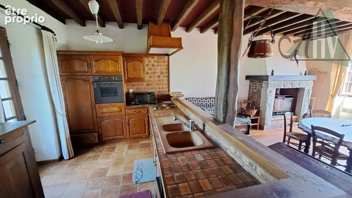 Saint Valérien - Maison ancienne avec deux chambres, grandes dépendances et terrain de 3840 m2 - photo 7