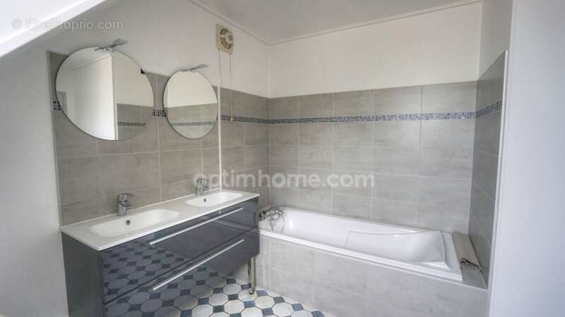 Maison à VERNEUIL-EN-HALATTE