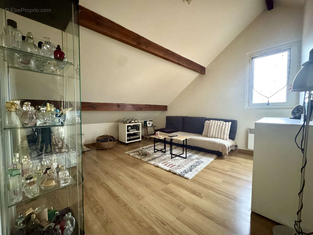 Appartement à SARTROUVILLE