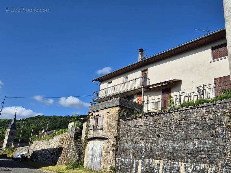 Maison à CRESSIA