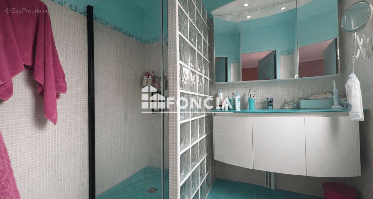 Maison à EQUEMAUVILLE