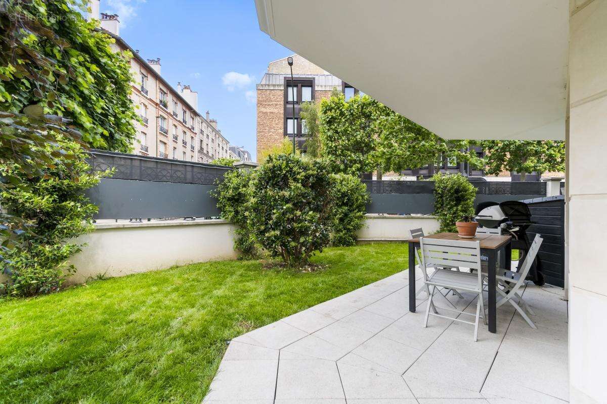 Appartement à LA GARENNE-COLOMBES