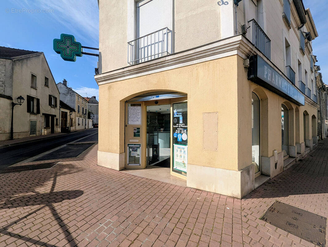 Commerce à MONTESSON