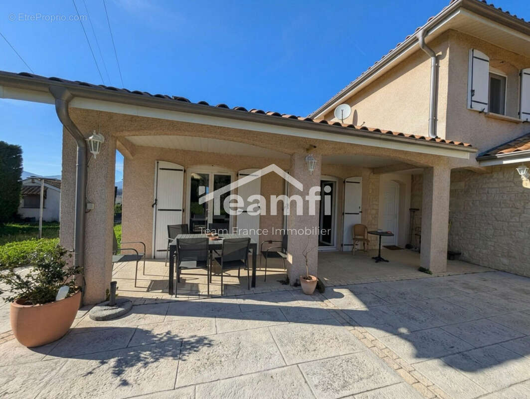 Maison à CLONAS-SUR-VAREZE