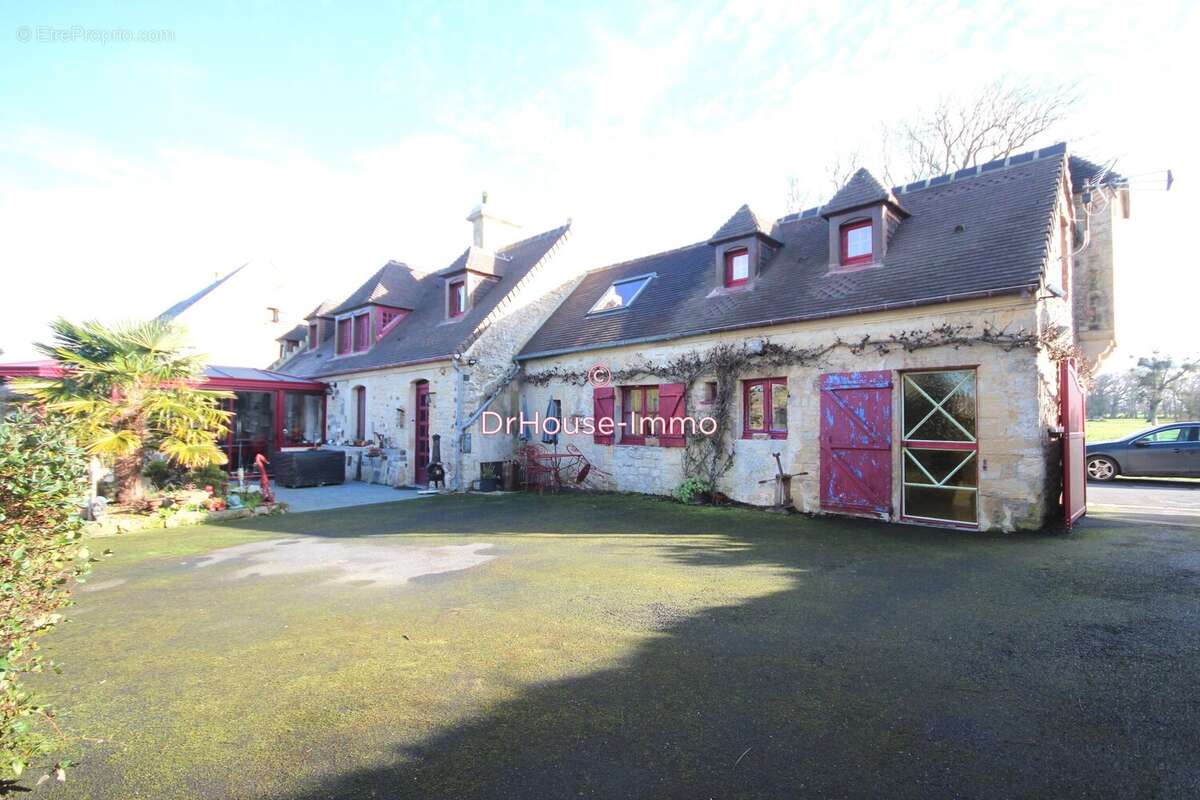 Maison à PORT-EN-BESSIN-HUPPAIN