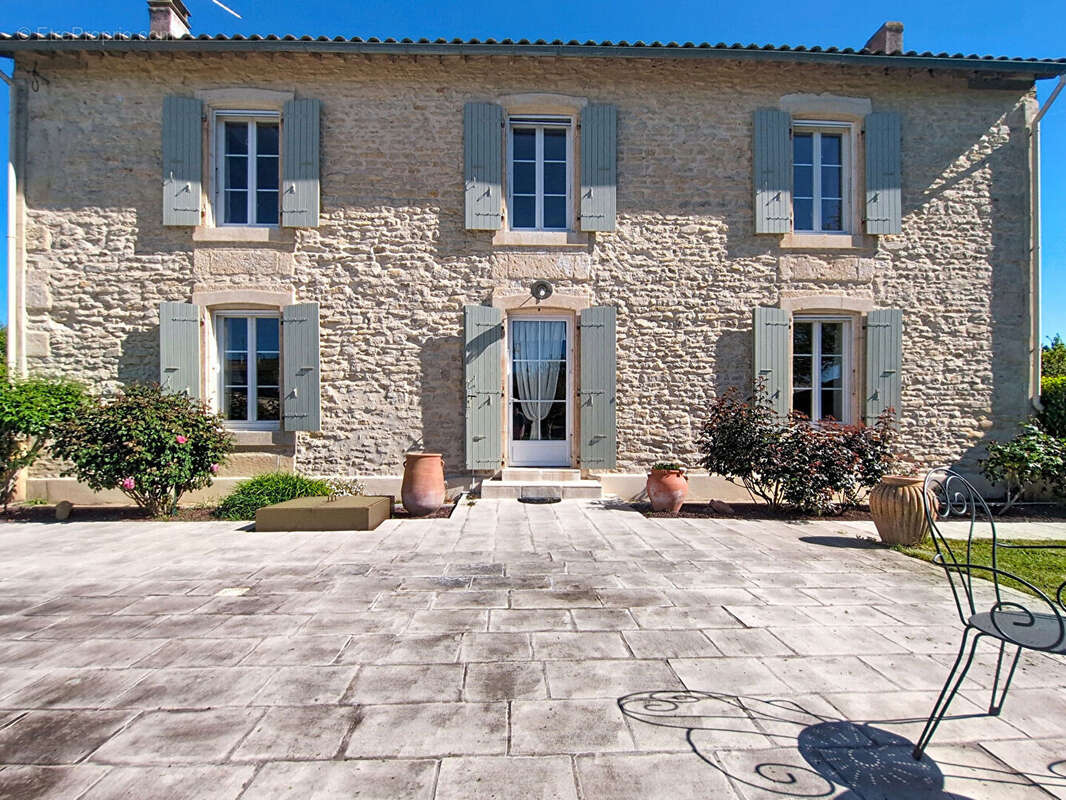Maison Courçon 8 pièces 277.78 m² - photo 4