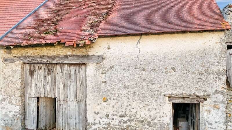 Maison à DOMPIERRE-LES-EGLISES