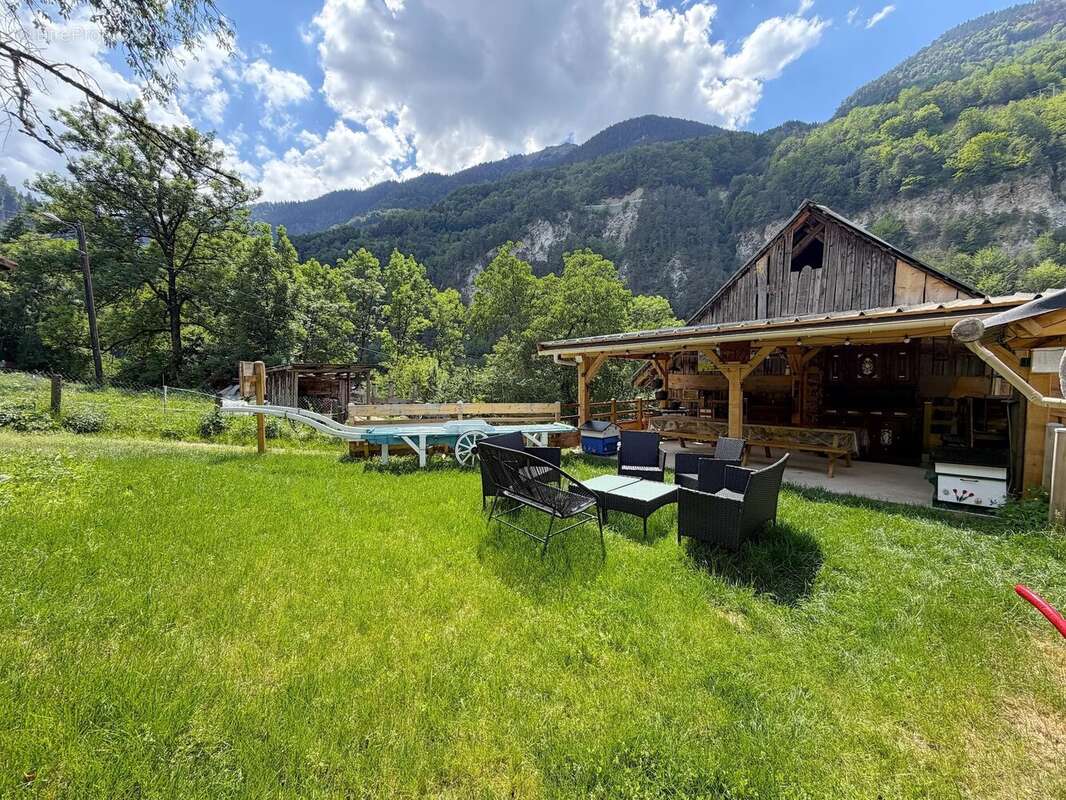 Maison à ALBIEZ-MONTROND