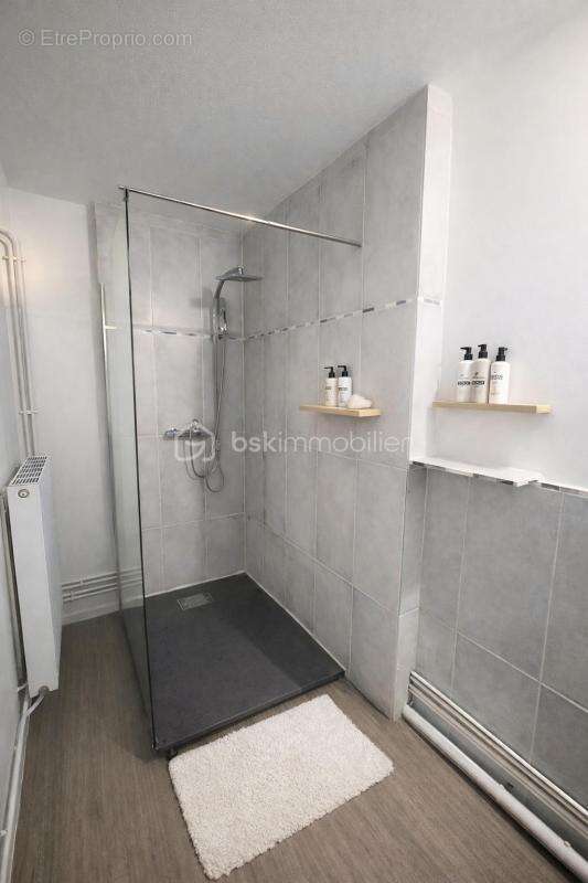 Appartement avec stationnement privé et box en cave - photo 5