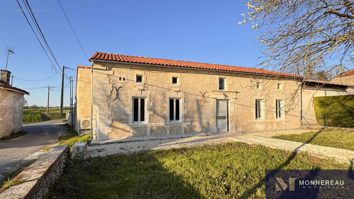 Maison ancienne en pierre entierement rehabilitee - photo 14