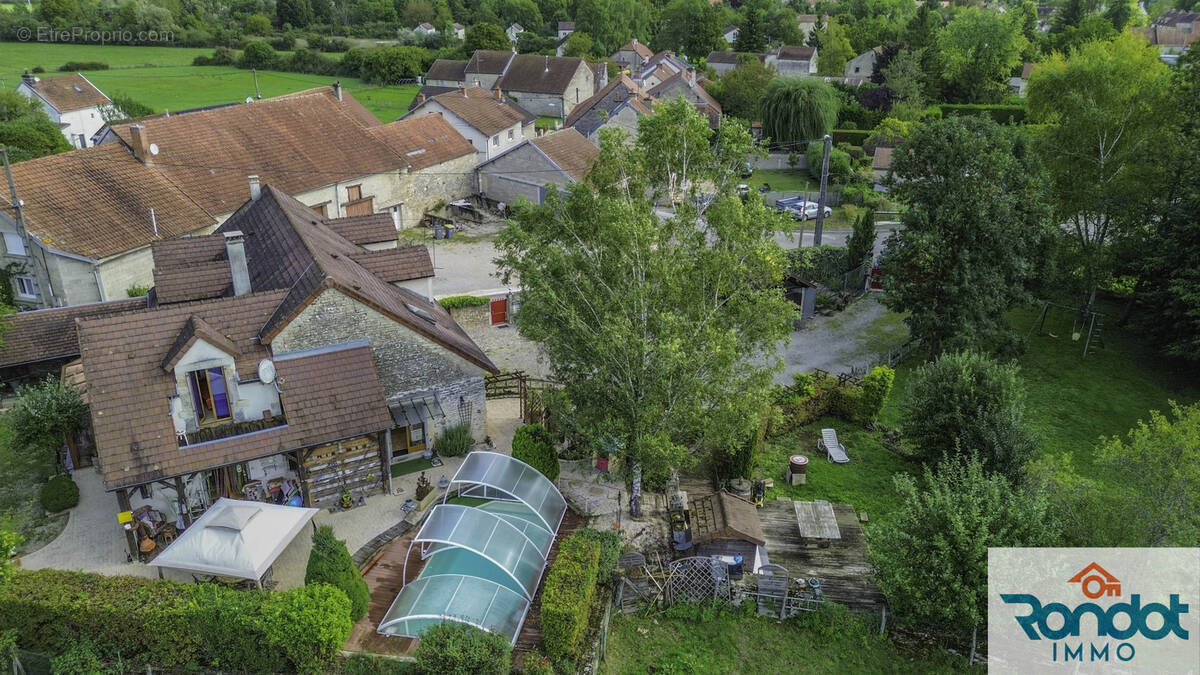 Maison à MAREY-SUR-TILLE