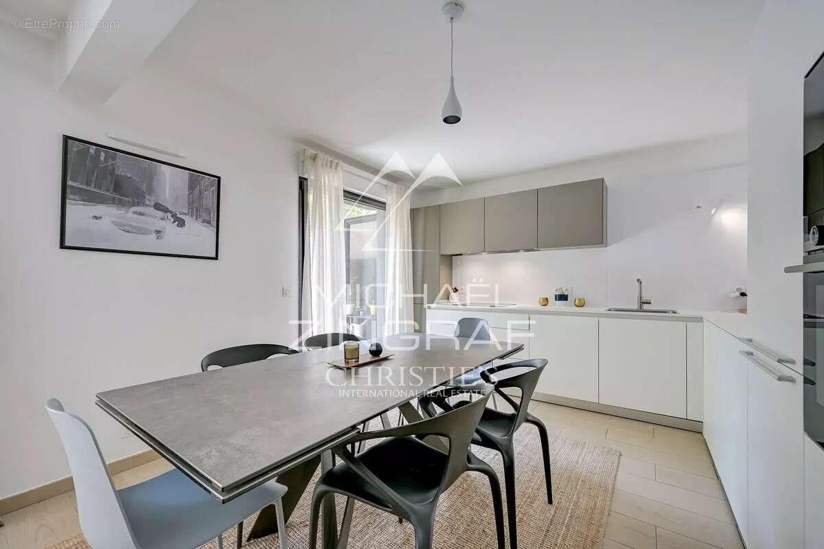 Appartement à MARSEILLE-7E