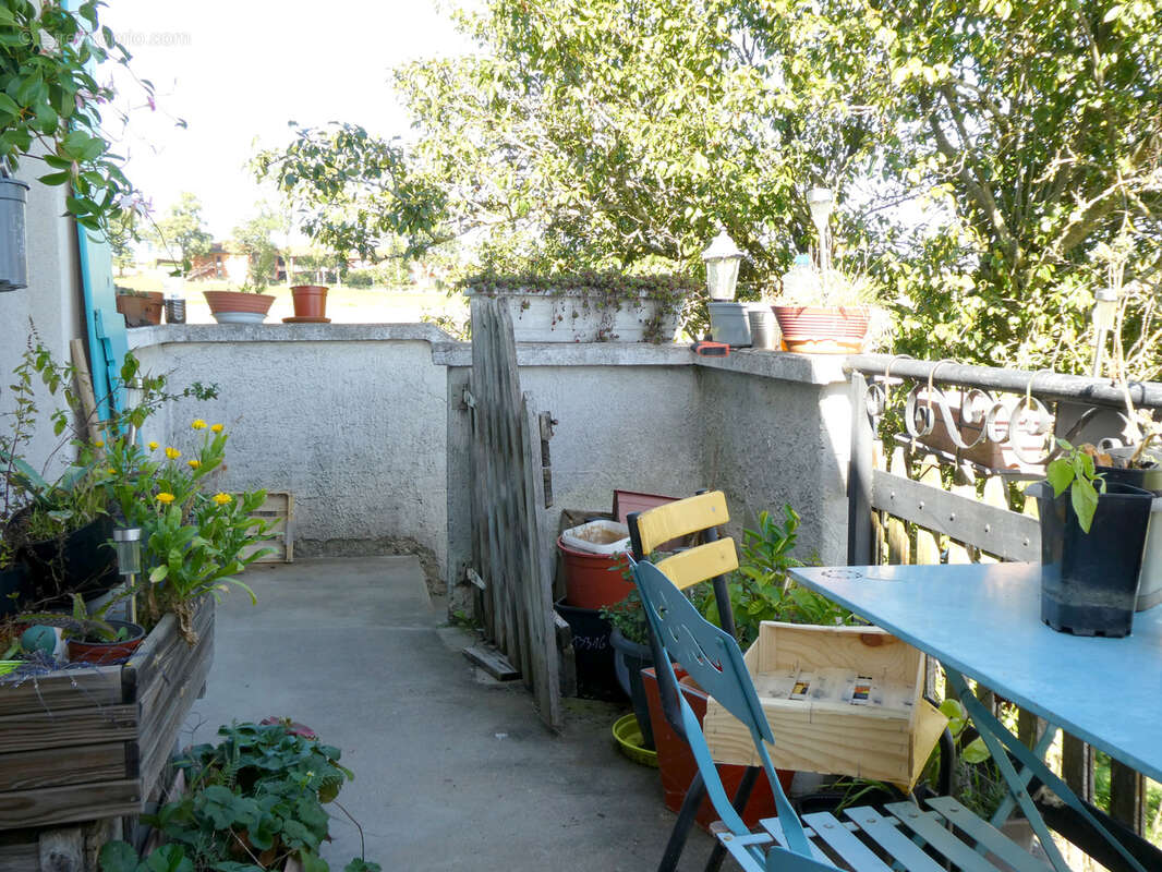 Maison à SAINT-CLEMENT-LES-PLACES