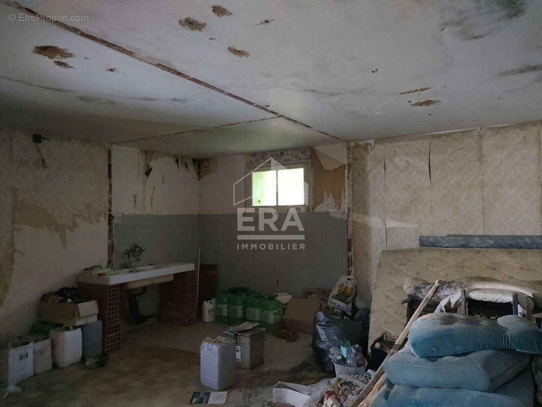 Maison à vendre à Saint Christoly de Blaye - 6 pièces, 236 m² sur 2700 m² de terrain - photo 10