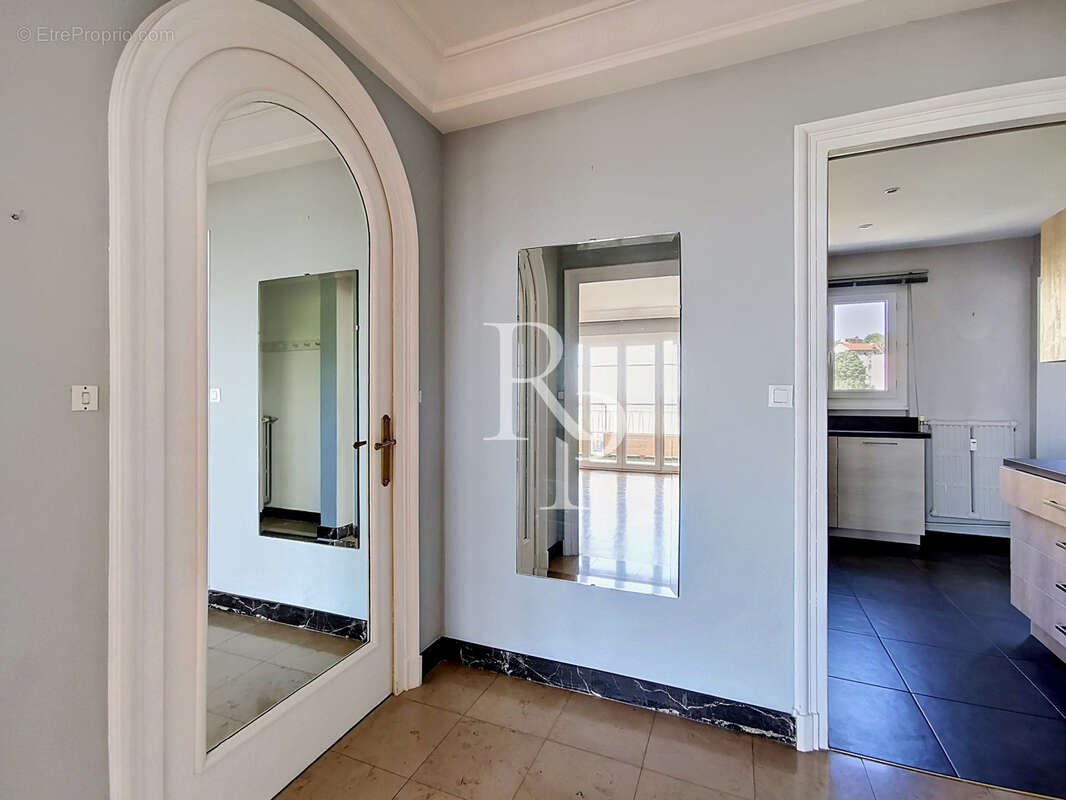 Appartement à LA MULATIERE