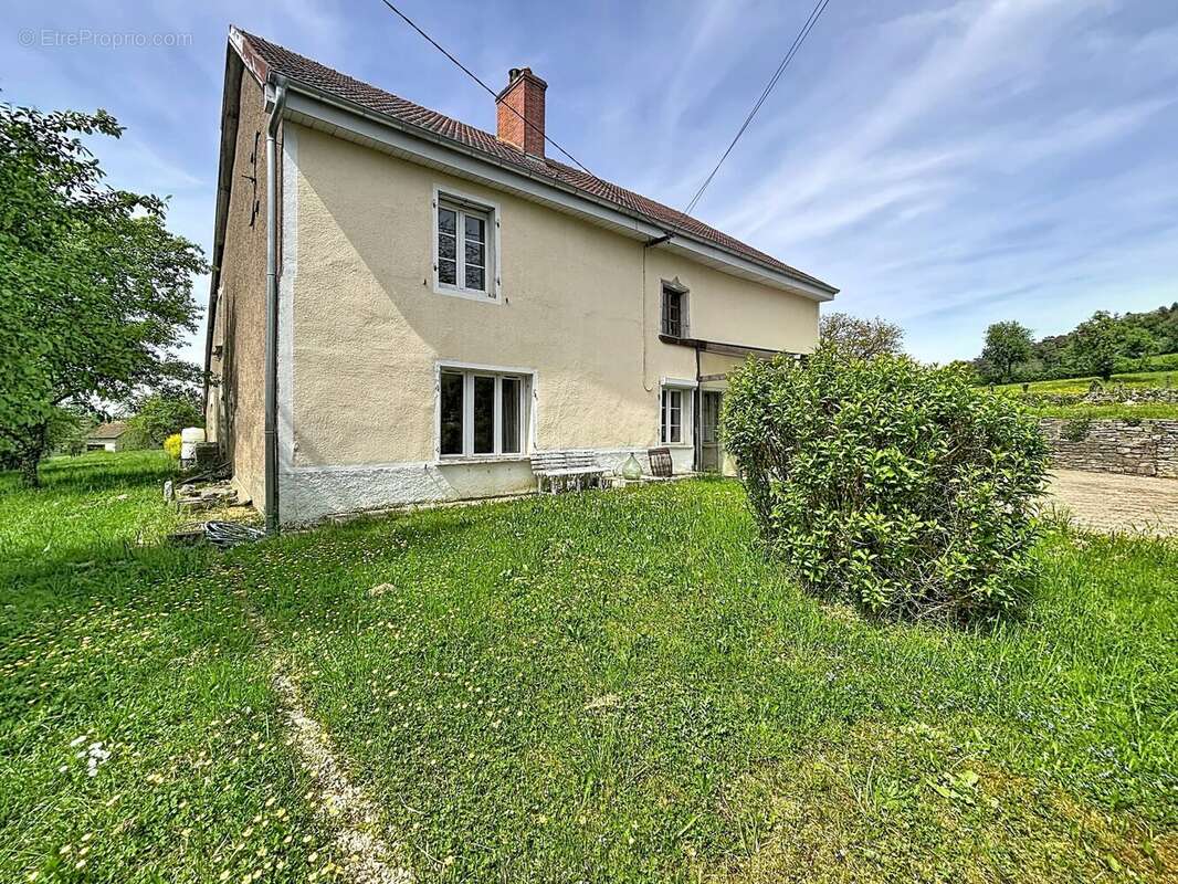 Maison à ETUZ