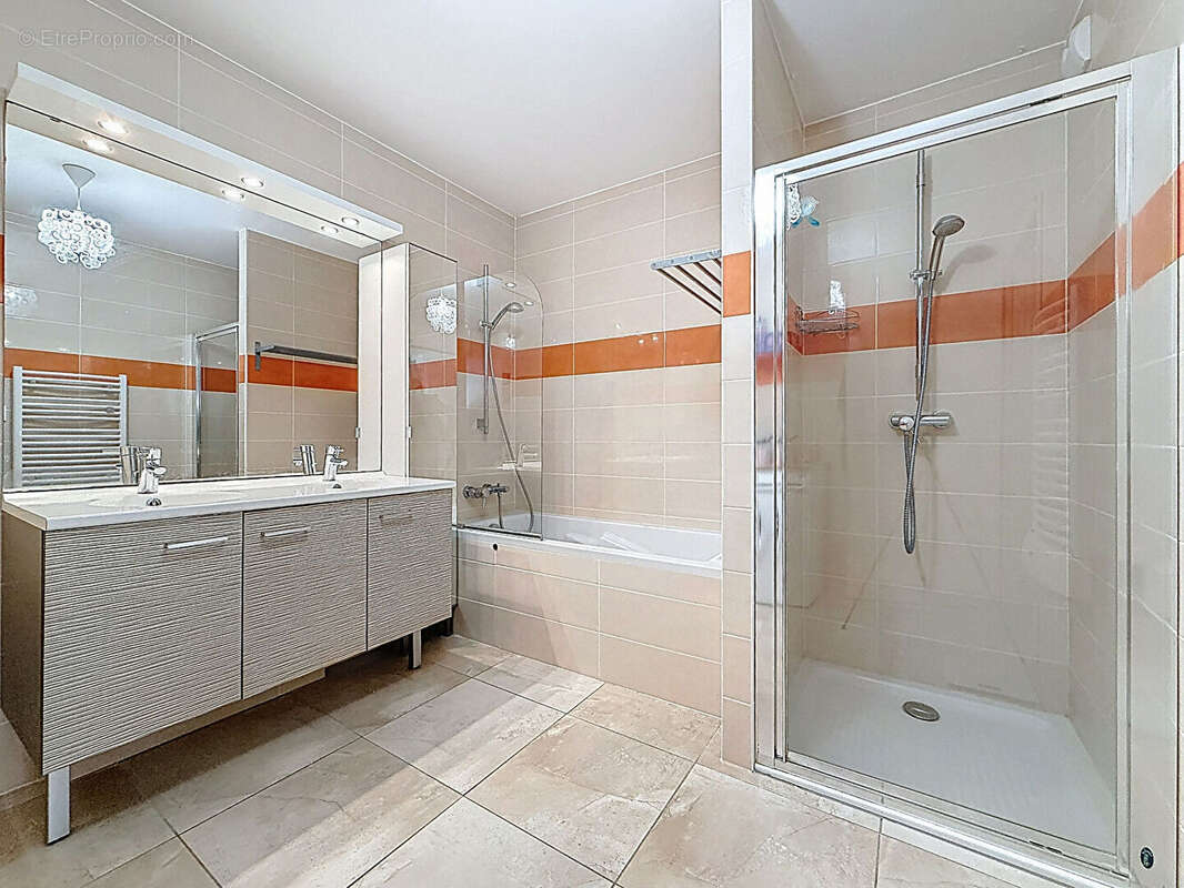 Appartement à CARQUEIRANNE