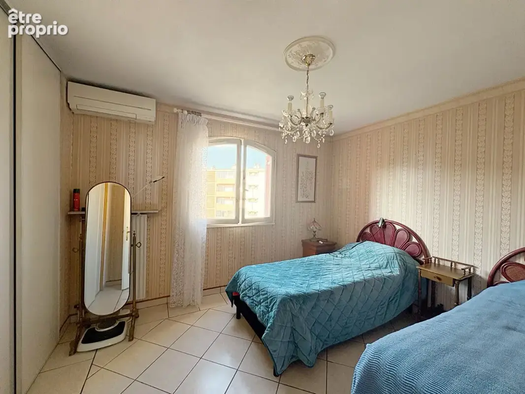 HYERES - Appartement T3 - Parking - Ascenseur - photo 8
