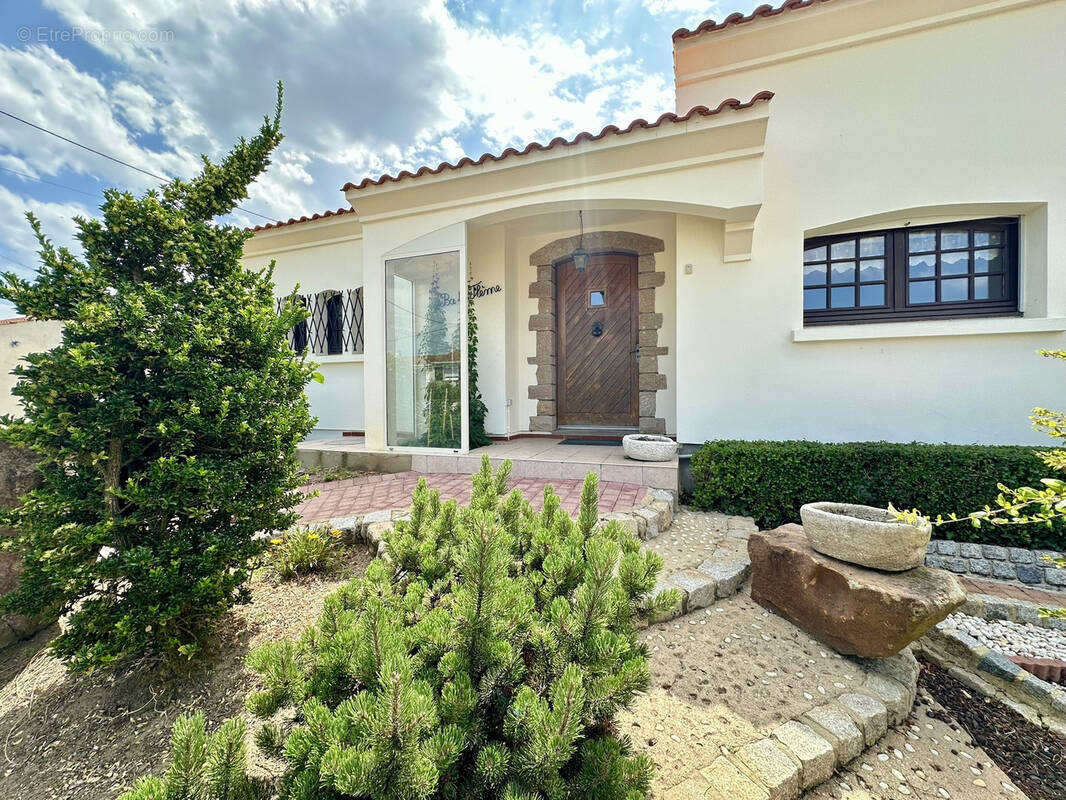 Maison à COMMEQUIERS