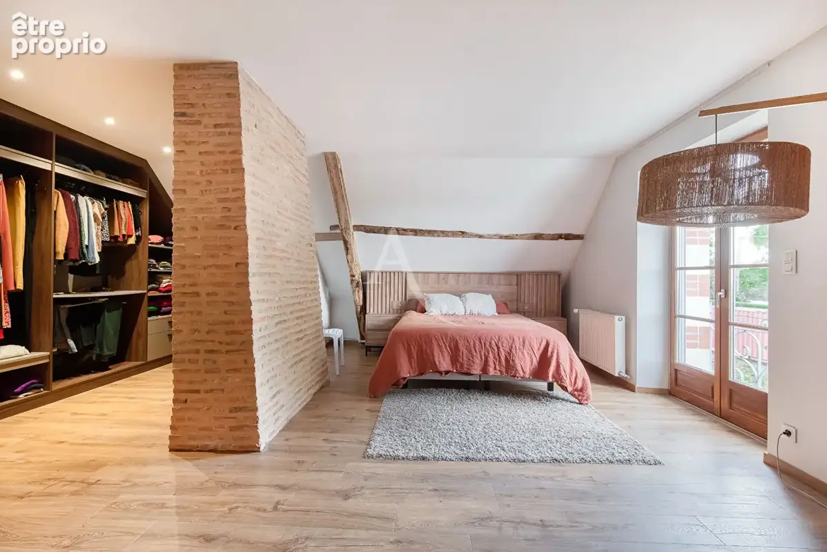 Bien d'exception au coeur d'Écuillé - plus de 300 m² rénovés avec des prestations remarquables - photo 14