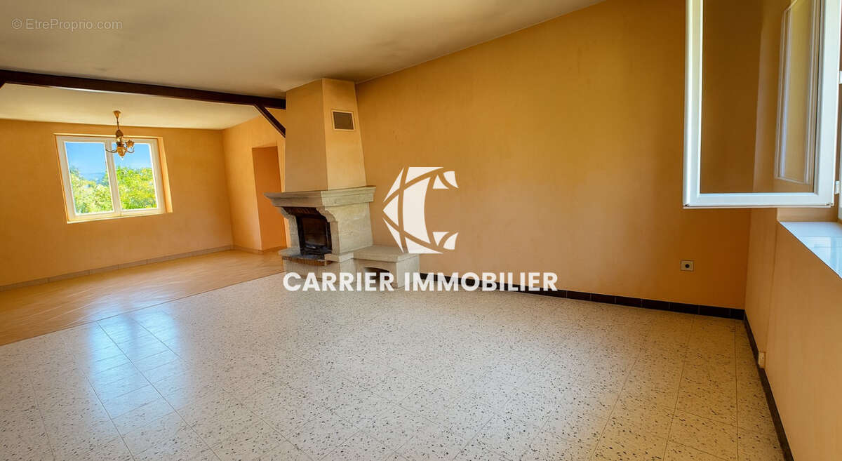 Appartement à GENAY