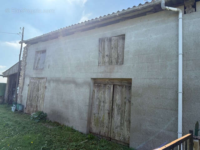 Maison à SAINT-THOMAS-DE-CONAC