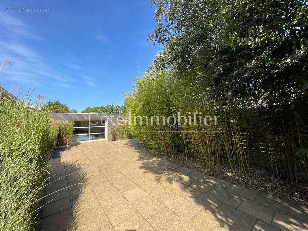 Maison à SAINT-SEBASTIEN-SUR-LOIRE