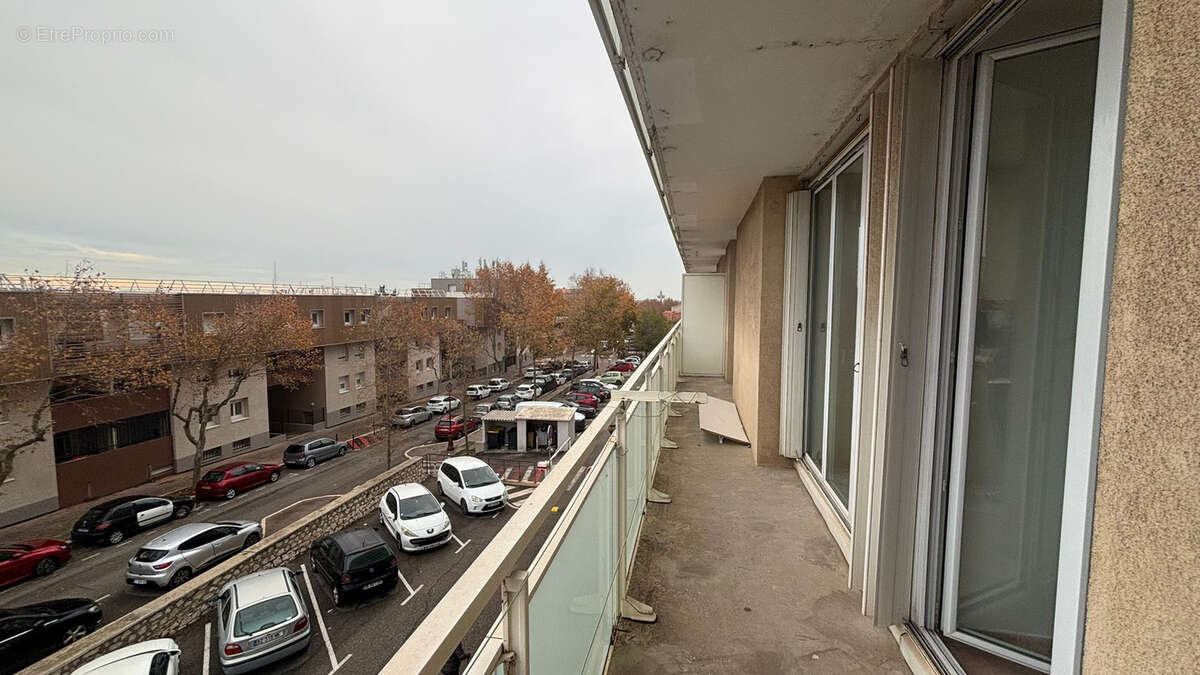 Appartement à PORT-DE-BOUC