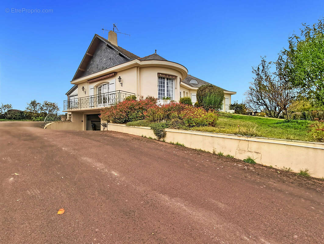 Maison à MONTILLIERS